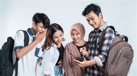 Sertifikat, penghargaan, tanda, atau dokumen yang dipajang di headshot ff Aplikasi Robux baru berfungsi bagi pelajar mahasiswa opsi cerdas